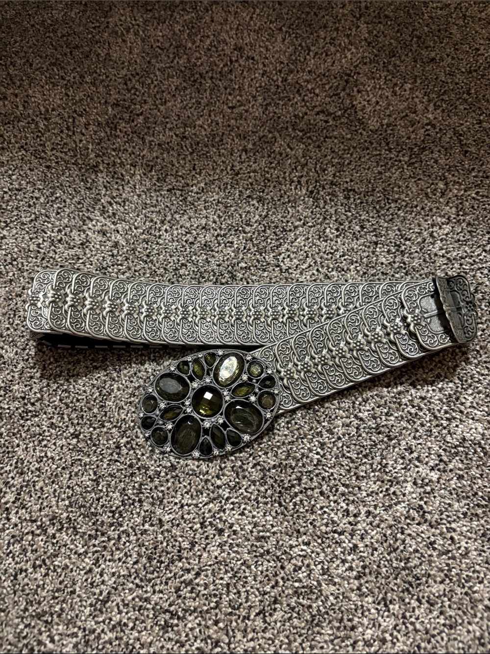 Source Unknown Silver-Tone Women's Belt with Olive Green Gem Buckle